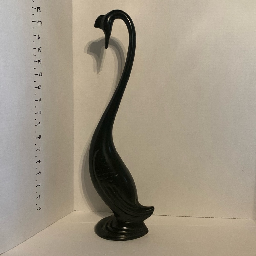 Long neck , black ceramic goose/ swan, 18 1/2” tall. 🖤🖤🖤